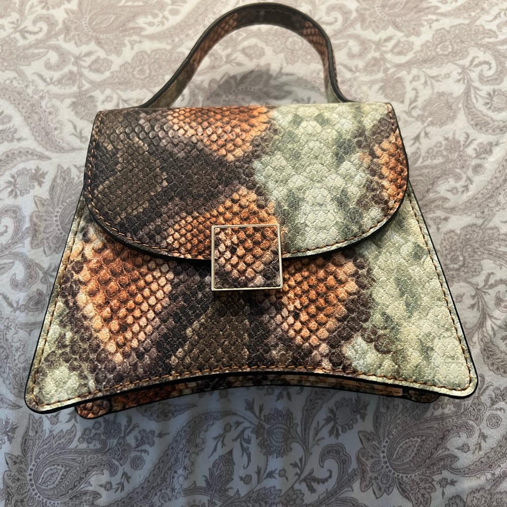 WHO WHAT WEAR Mini purse